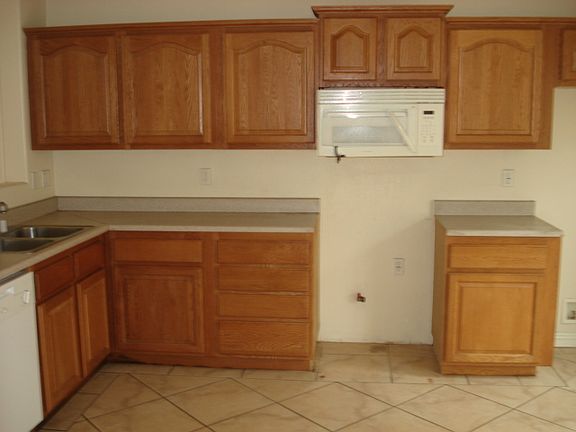 4th image of 1325 Glenoaks Blvd