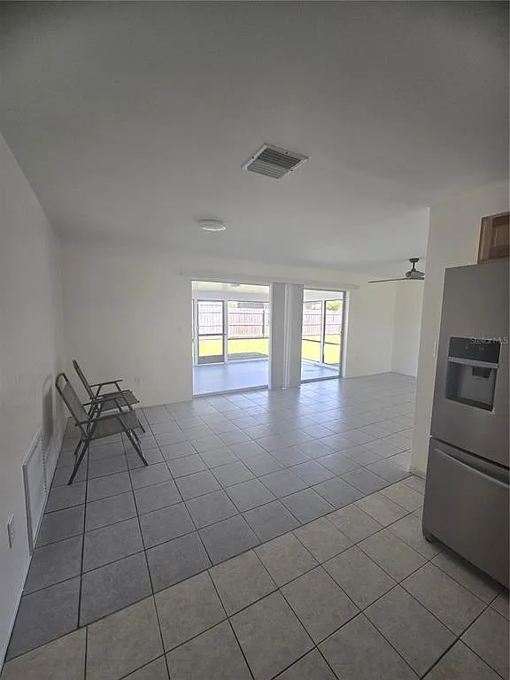 2 bed, 1.0 bath, 1080 sqft, $2,400 — Photo 3