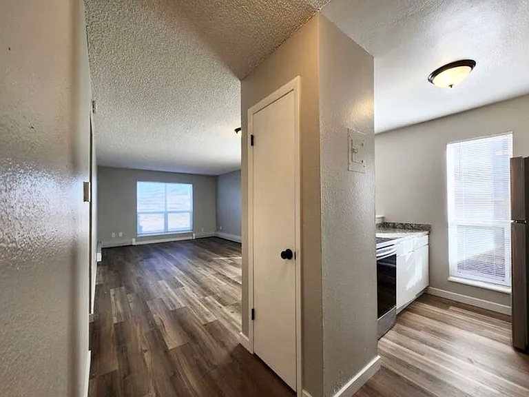 4330 Loomis Ave #2 — Photo 11
