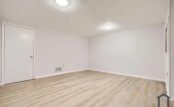 8 King Richard Ct #8 — Photo 10