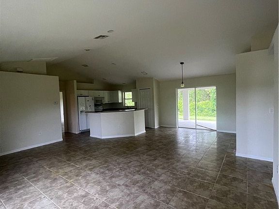 5th image of 1038 Hunter St E
