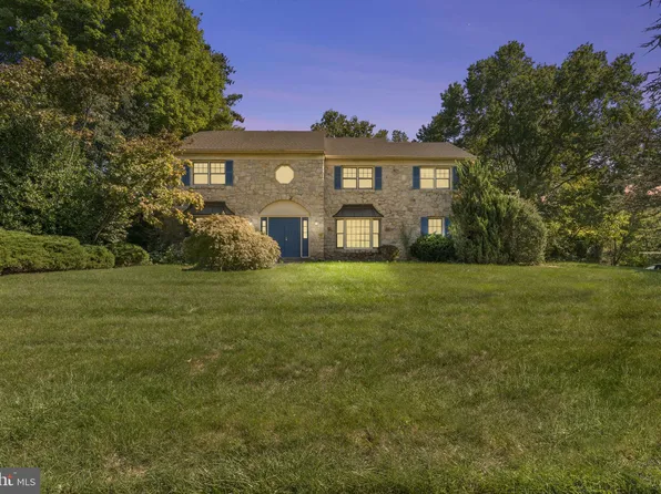 1 Wayne Cir, Ambler, PA 19002