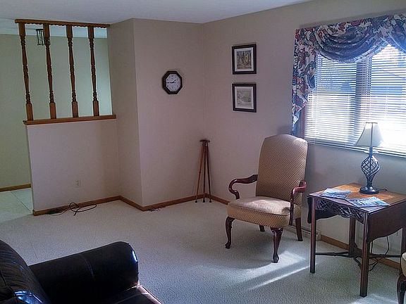5th image of 377 Donahey Ave NE