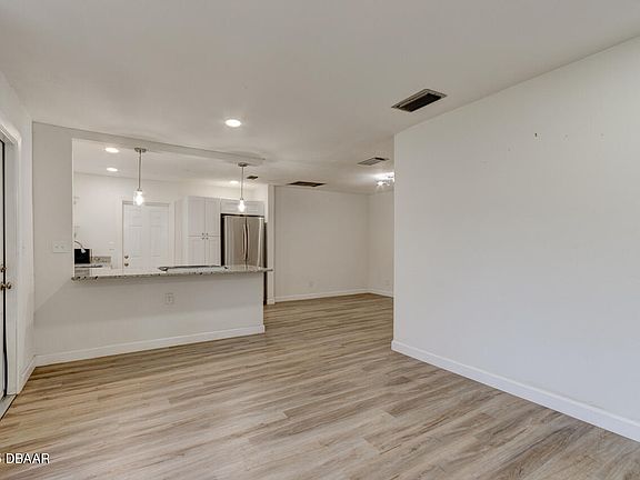 3rd image of 551 Mark Ave