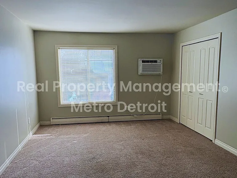 36241 Hathaway St — Photo 3
