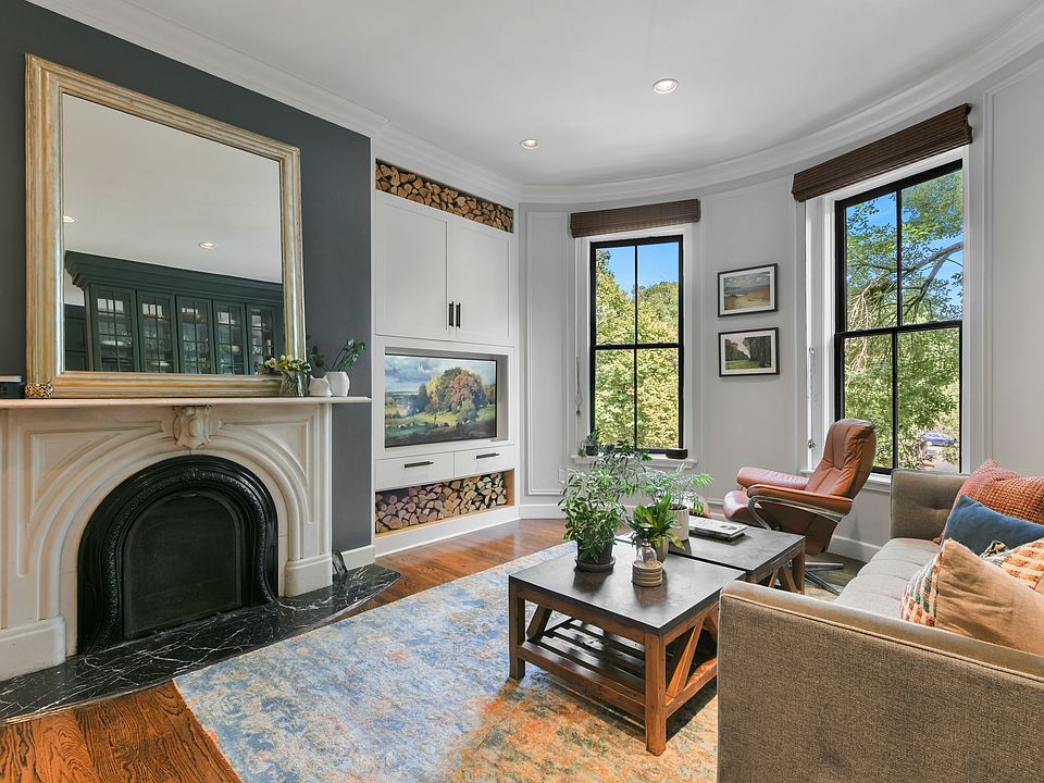 1st image of 68 Waltham St APT 3