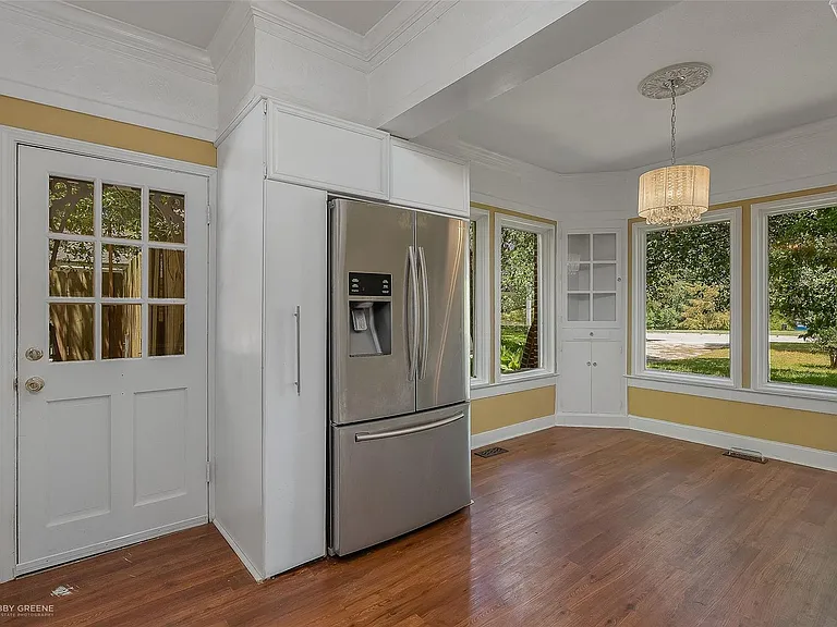 1212 E Kings Hwy — Photo 14