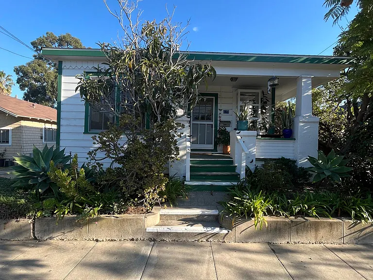 510 E Victoria St #A — Photo 17