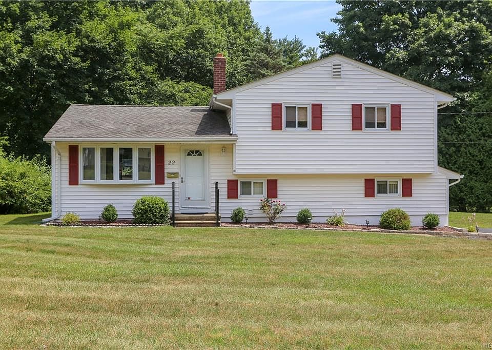 1st image of 22 Kenwood Ln