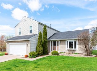 2 Kensington Ct, Streamwood, IL
