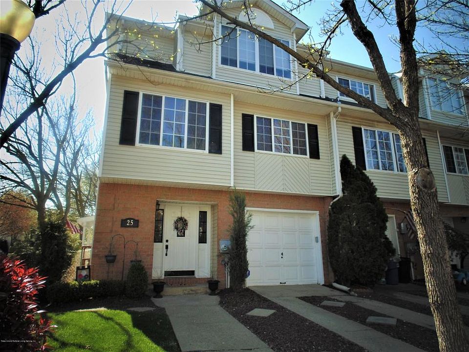 1st image of 25 White Oak Ln