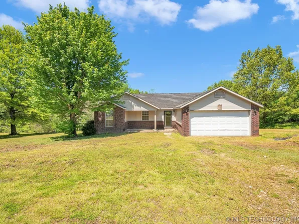 16930 W Jones Rd, Tahlequah, OK 74464