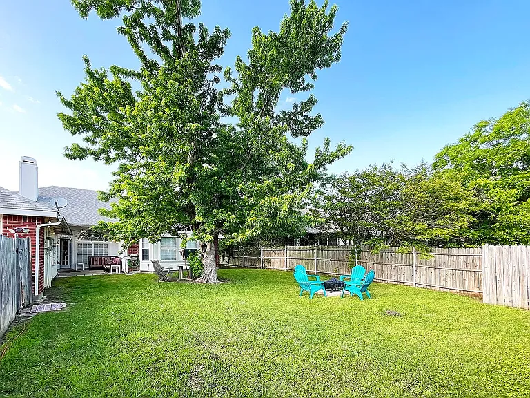8306 Trail Lake Dr — Photo 49