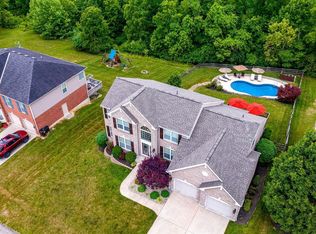 244 Newpine Dr, Cleves, OH 45002