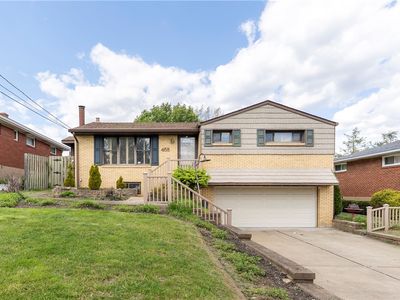 458 Blossom Dr, Pittsburgh, PA, 15236