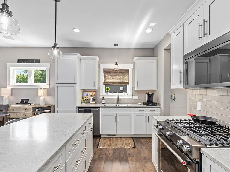 7002 Silver Lake Dr NE — Photo 10