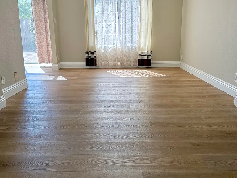 1066 Sandalwood Ln — Photo 4