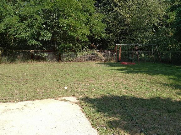 5th image of 1830 S Sheridan Dr