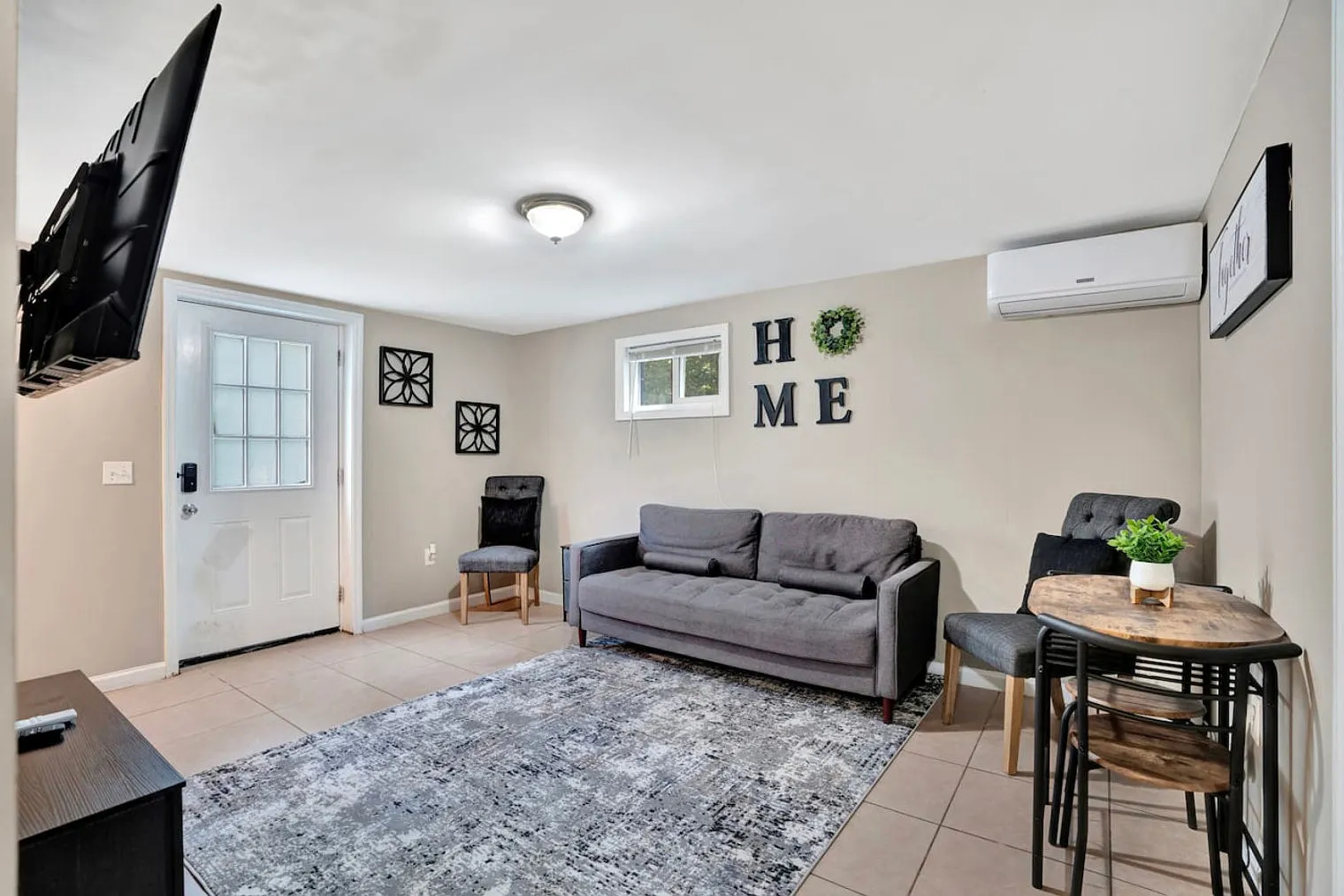 2 bed, 1.0 bath, $2,183 — Photo 1