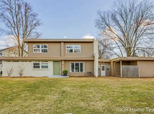 100 Glenview Dr SE, Grand Rapids, MI
