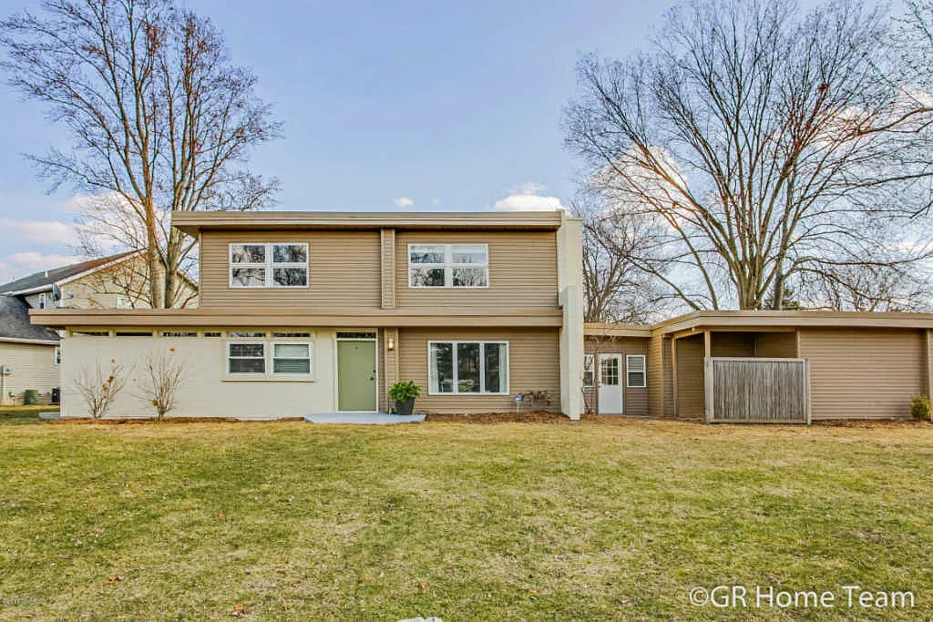 100 Glenview Dr SE photo 1