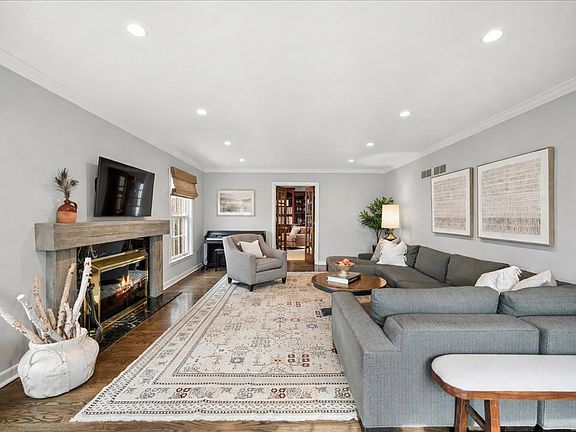 5th image of 1454 Arcady Dr