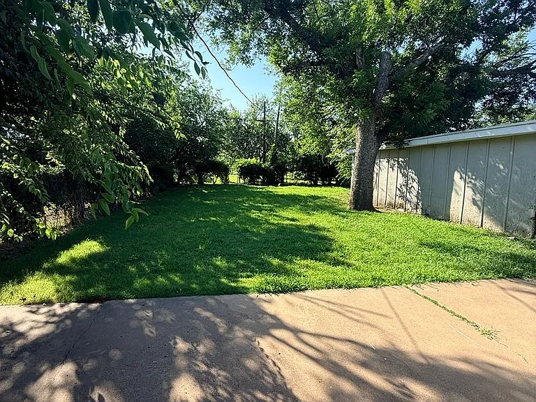 1805 Buchanan St — Photo 14
