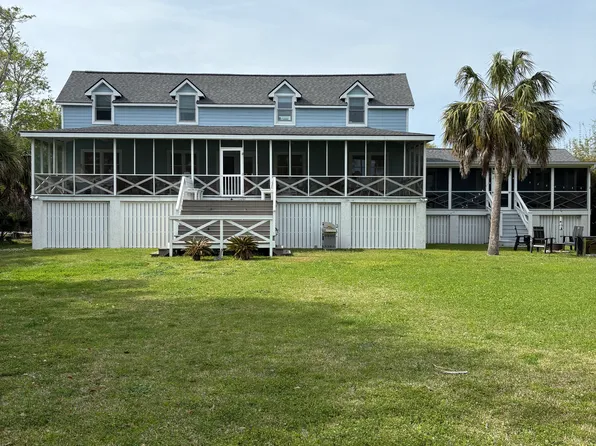2824 Harvey St, Sullivans Island, SC 29482