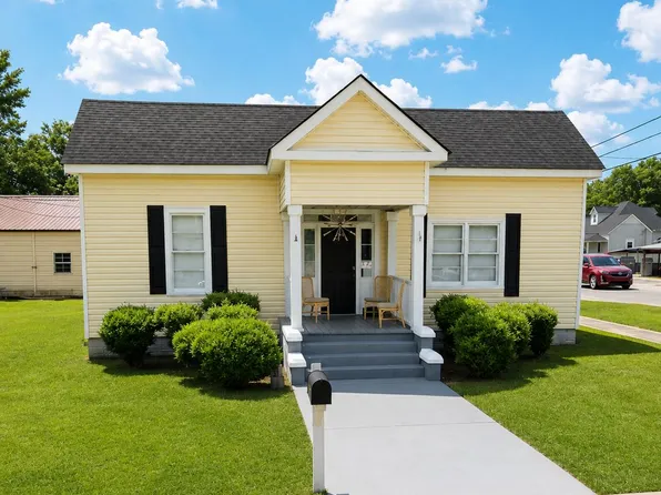 48 W Huggins St, Manning, SC 29102