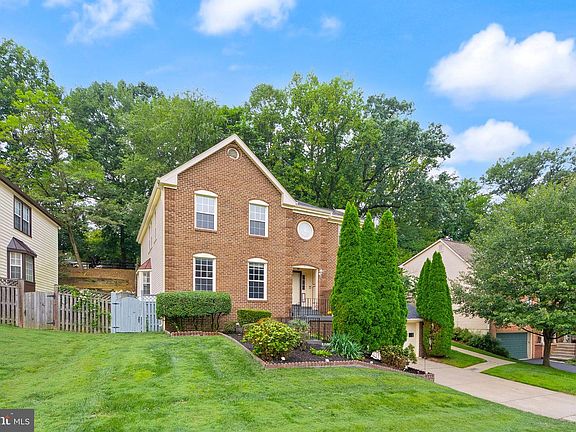 3rd image of 18 Solitaire Ct