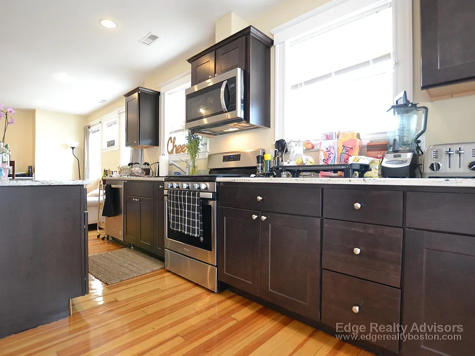 40 Glencoe St #2