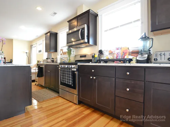 40 Glencoe St #2, Brighton, MA 02135