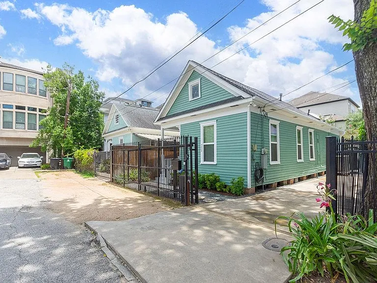 3909 Barnes St — Photo 21