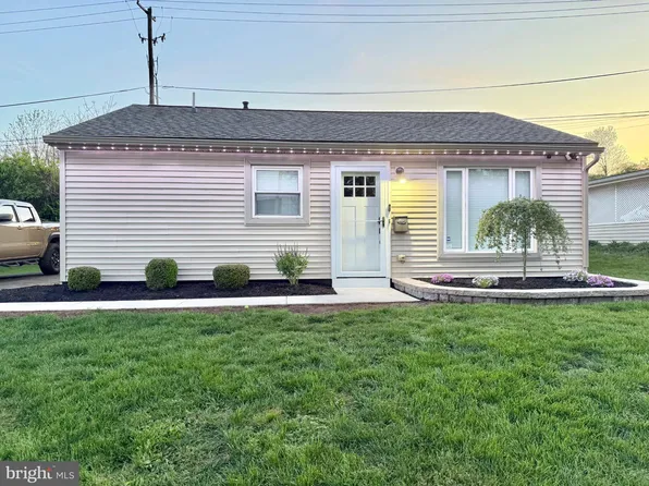 1041 N Pine St, Middletown, PA 17057