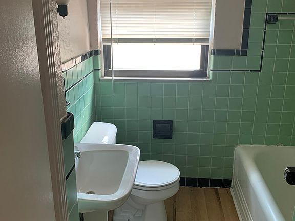 3rd image of 1870 Ashland Ave #1870