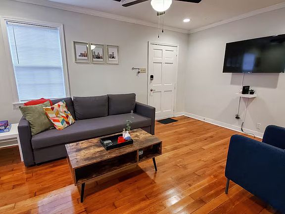 3rd image of 3807 Marion Ave
