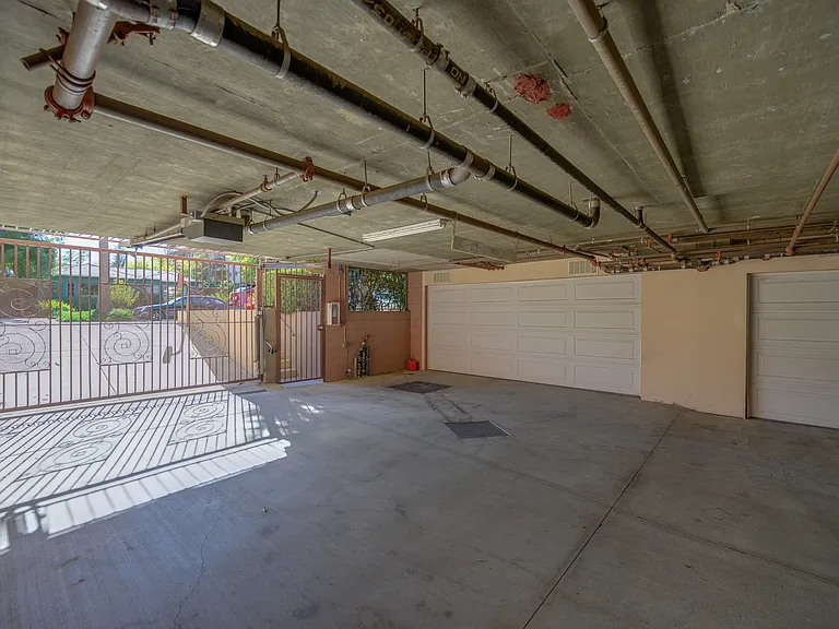14535 Margate St #1 — Photo 9