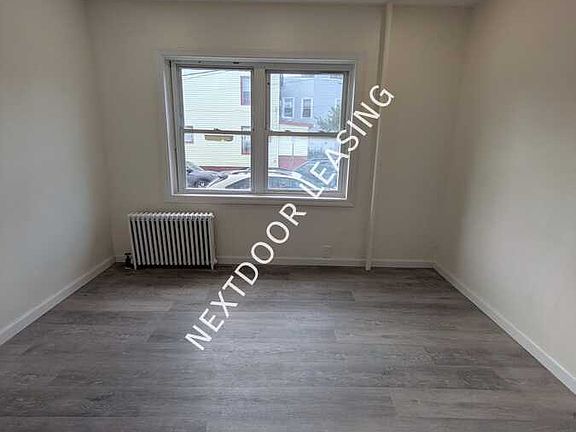 4th image of 204 Duncan Ave #1M