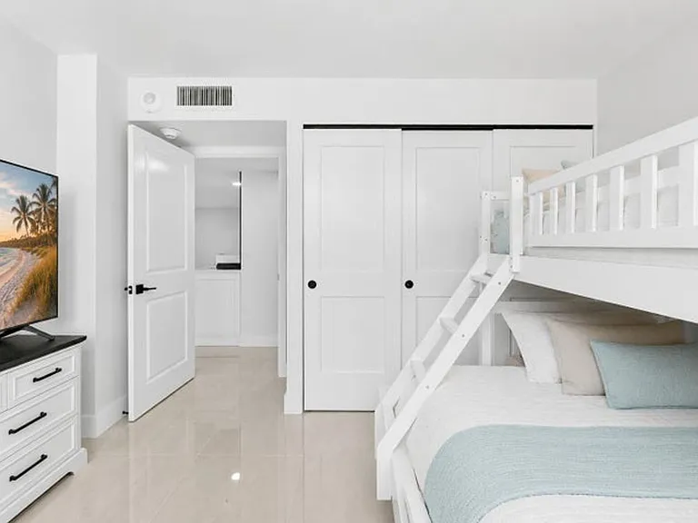 5600 N Flagler Dr #207 — Photo 8