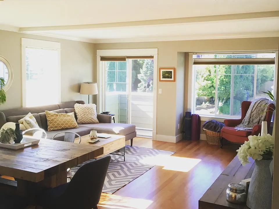 dinning to living room