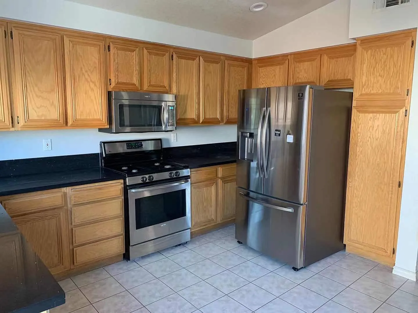 14250 Sepulveda Dr — Photo 4