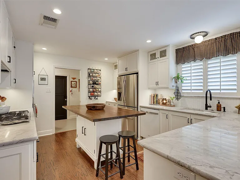 3205 Festus Dr — Photo 12