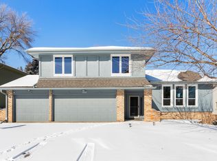 16616 Cedar Cir, Omaha, NE 68130