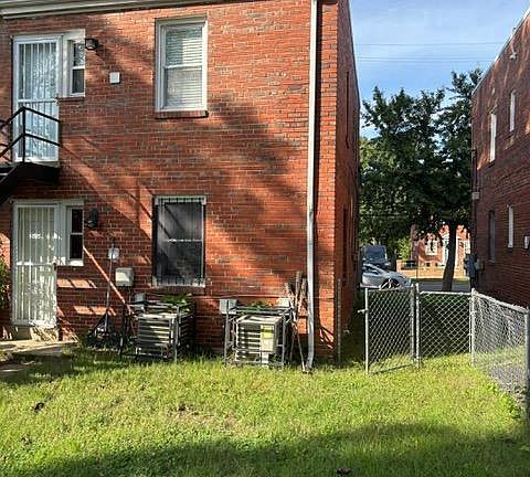 2nd image of 2429 Irving St SE