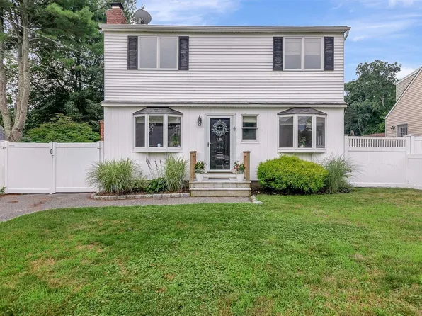 12 Terry, Center Moriches, NY 11934