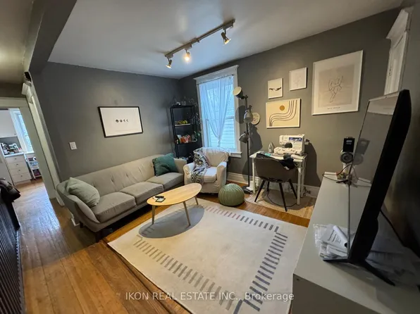 415 Coxwell Ave, Toronto, ON M4L 3B9
