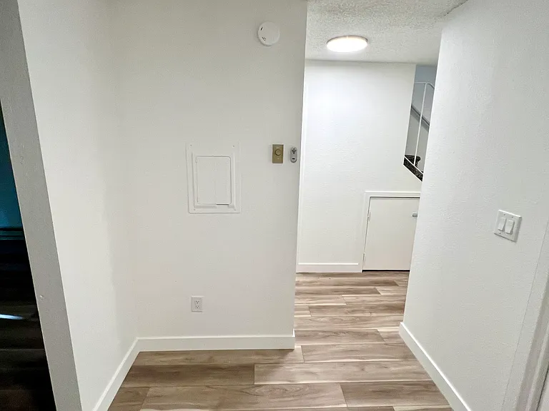 504 Kendall St — Photo 10