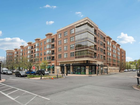 22 Avenue At Port Imperial APT 423, West New York, NJ 07093