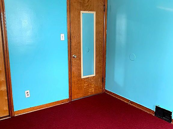 Upper master bedroom1