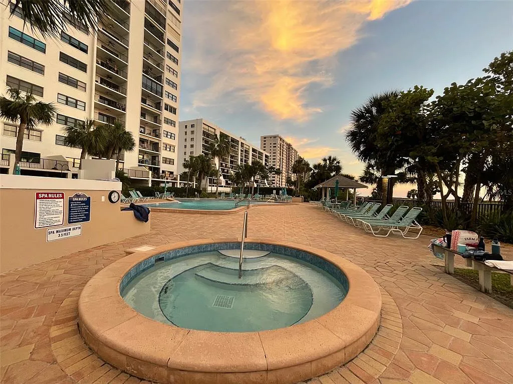 2 bed, 2.0 bath, 1111 sqft, $3,500 — Photo 4